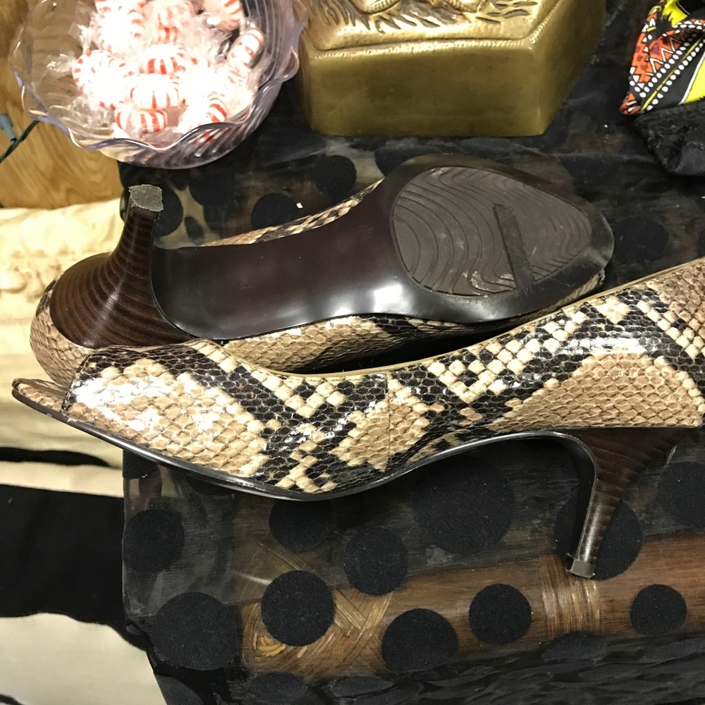 Shoes - Picture 2 of 5